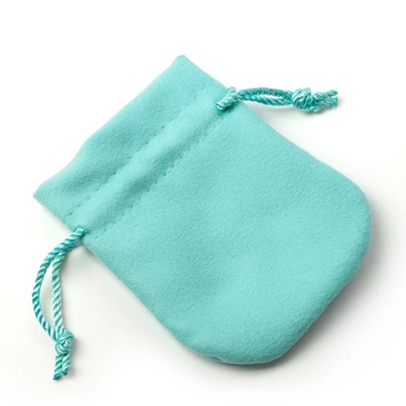 ✨SOLD OUT✨Halo Curved Set✨18K White Gold✨ - Picture 7 of 8